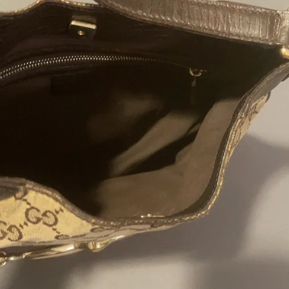 Authentic well used good condition Gucci medium hobo logo purse